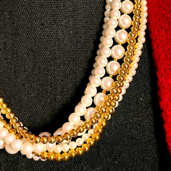 N139 NEW Multistrand white and gold faux pearl necklace can be worn as torsade - Picture 4 of 7